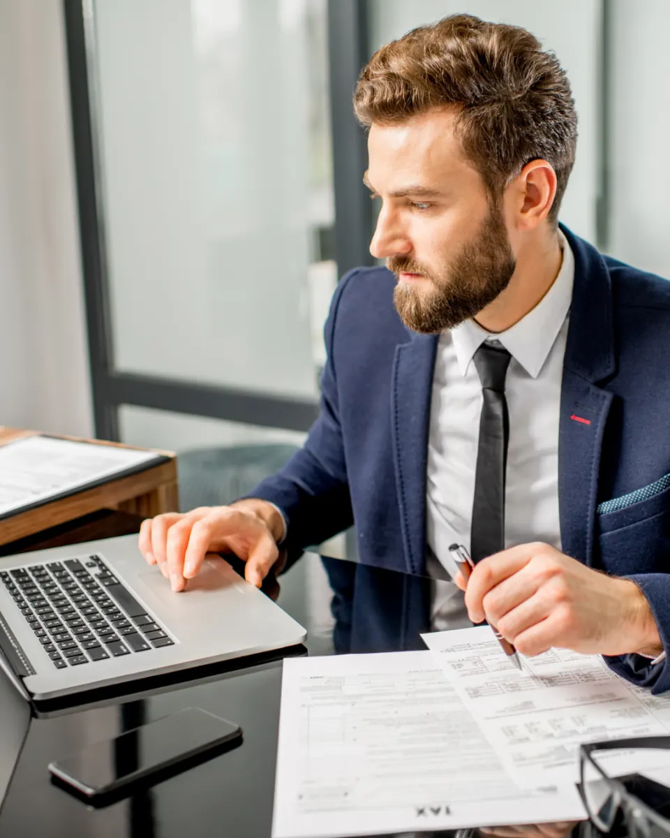Clients discussing an unfiled tax history